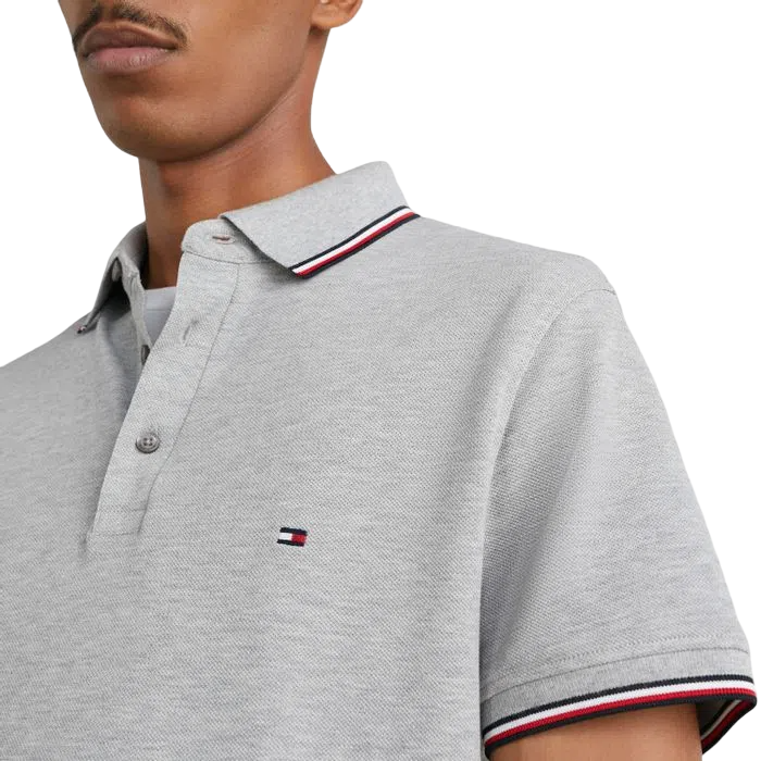 CAMISETA POLO MASCULINA TOMMY HILFIGER 1985 SLIM DETALHE MANGA